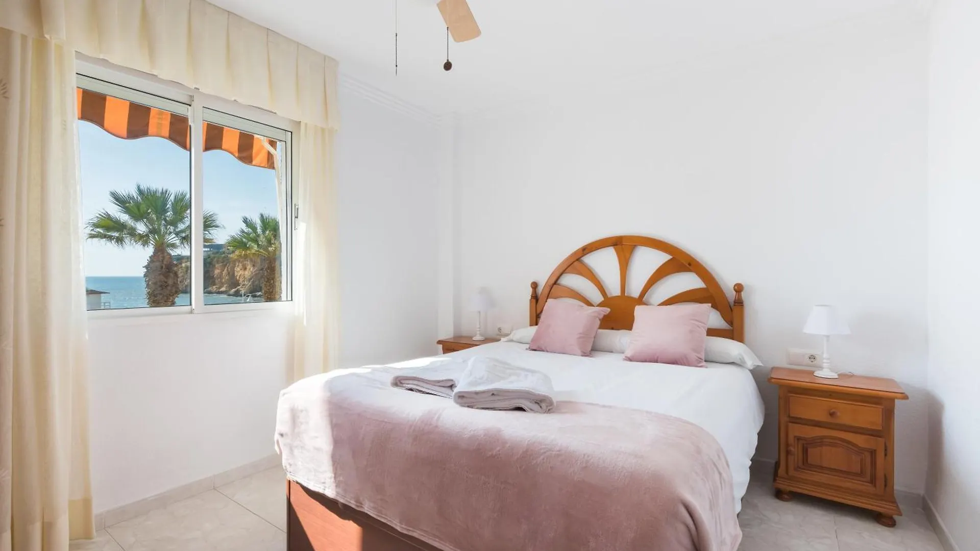 Wintowinrentals Spectacular Sea Views On The Beachfront Rincon de la Victoria 0*,  Spain