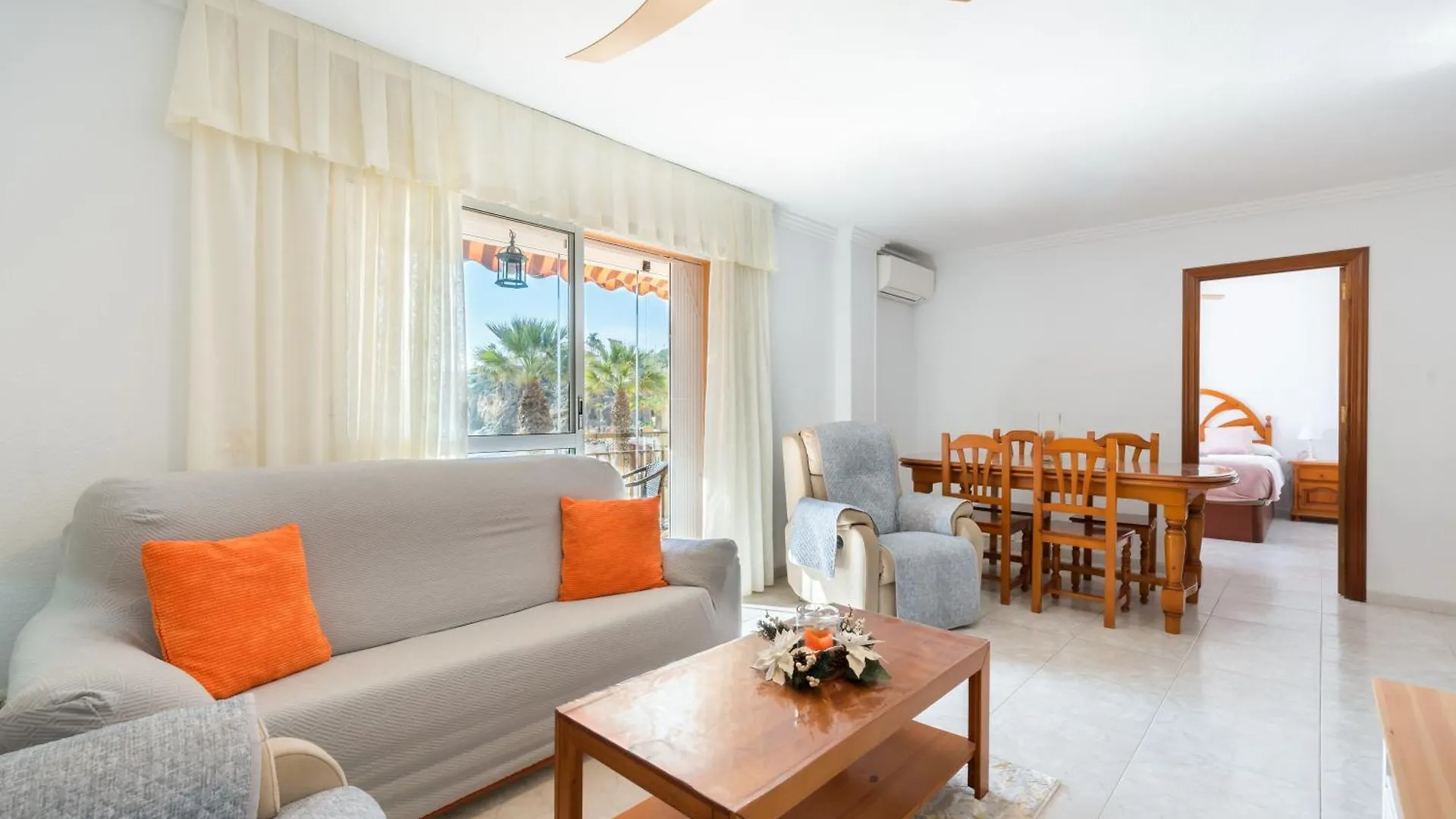 Apartment Wintowinrentals Spectacular Sea Views On The Beachfront Rincon de la Victoria