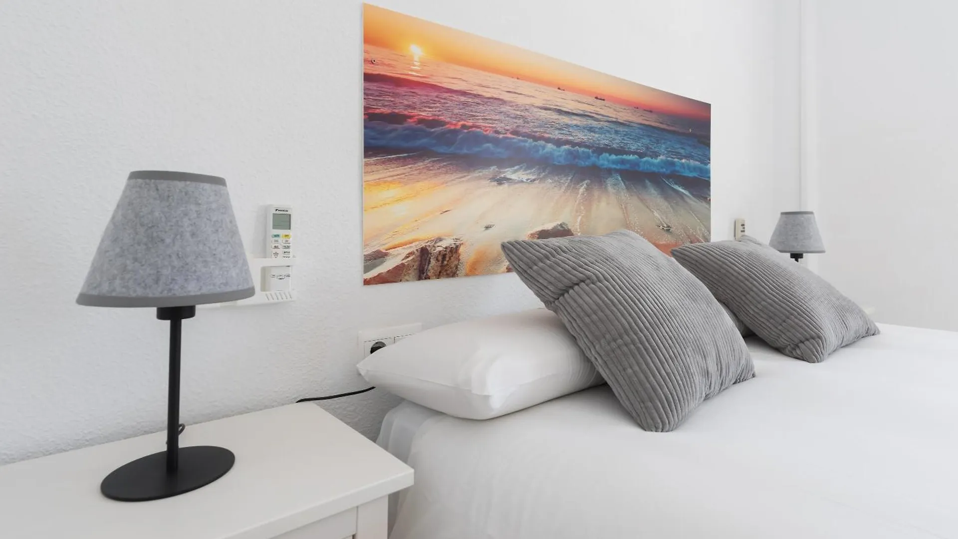Wintowinrentals Spectacular Sea Views On The Beachfront Rincon de la Victoria Apartment